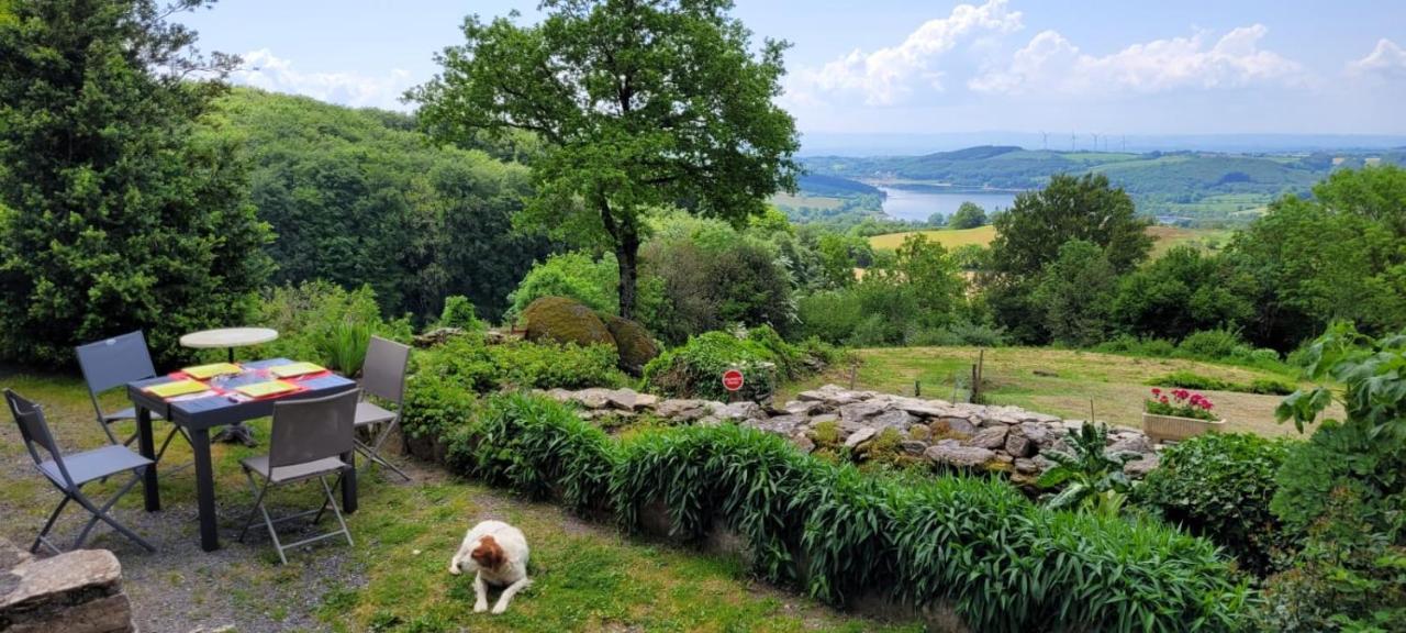 Gite A La Tour De Peyrebrune Villa Alrance Esterno foto